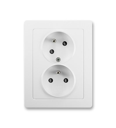 ABB Zásuvka dvojnásobná s ochr. kolíky, s clonkami, s natočenou dutinou 5513J-C02357 B1