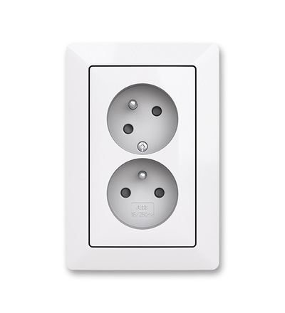 ABB Zásuvka dvojnásobná s ochr. kolíky, s clonkami, s natočenou dutinou 5513T-C02357 500