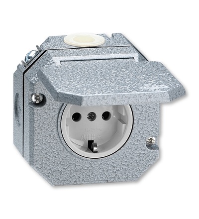 ABB Zásuvka jednonásobná IP55, s ochr. kontakty (podle DIN), s víčkem 5518-3750