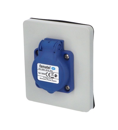 FAMATEL Deska 3922 se zásuvkou 230V/16A IP54 s kolíkem 3922