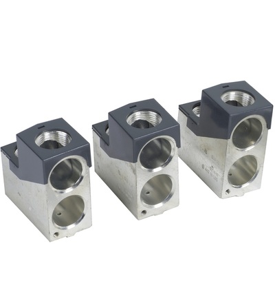 AL600LS52K3 3 svorky pro kabely 2x 2/0 AWG - 500 kcmil Al nebo Cu, Schneider Electric
